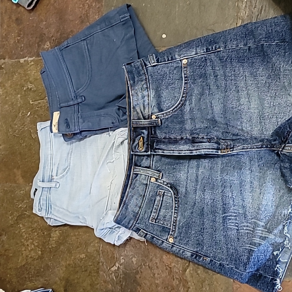 Trio of shorts size 28